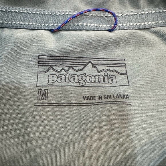 Patagonia Green Men's Size Medium Long-Sleeved Capilene Cool Daily Fish Top - Picture 4 of 5